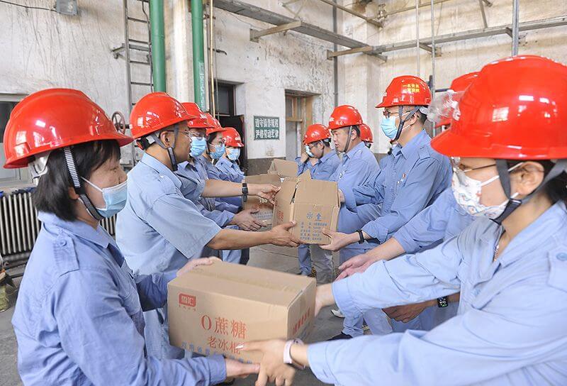 公司工会发展“送清冷”活动