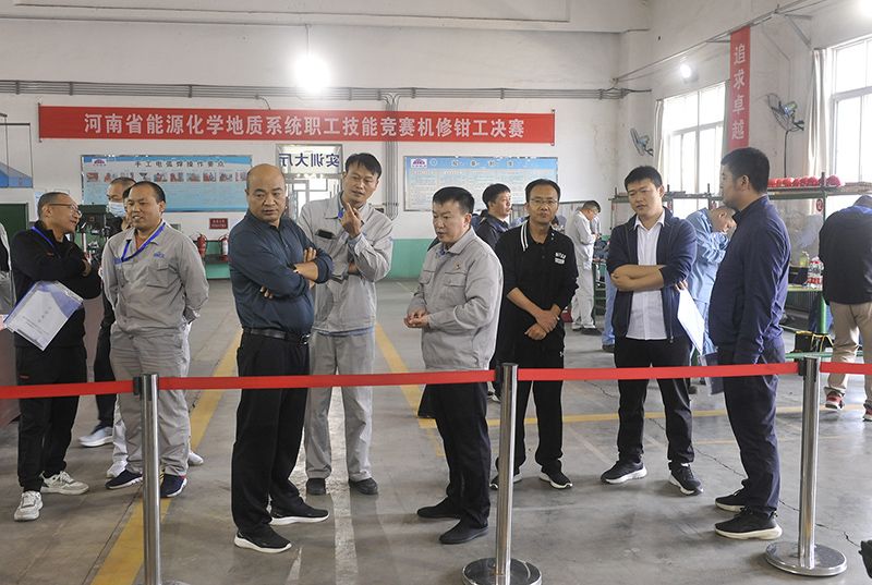河南省能源化学地质系统职工职业技术较量机建钳工决赛在濮阳园区成功进行 ——濮阳园区包揽幼我前四名，获集体第一名