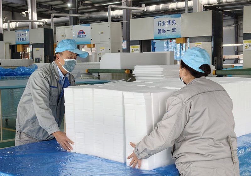 绿宇公司：以产销两旺势头 全力冲刺“整年红”